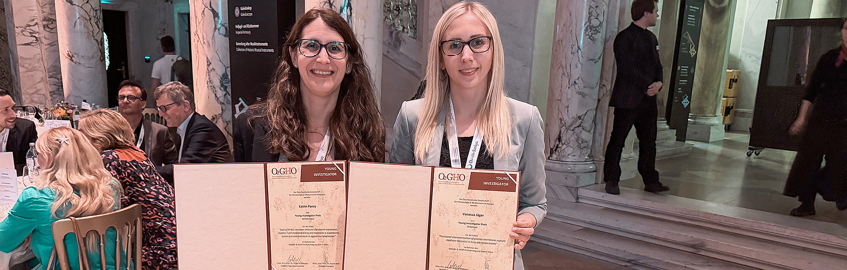 Young Investigator Award für Vanessa Jäger und Katrin Pansy 