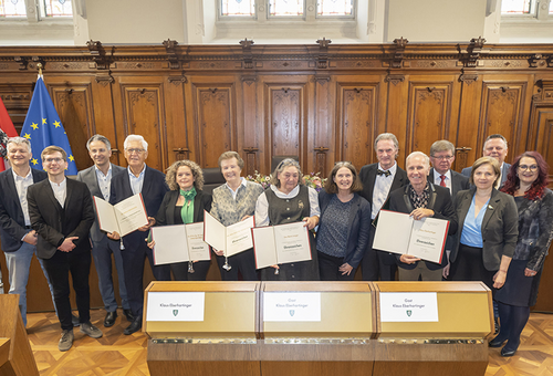 Feierlicher Empfang im Rathaus.