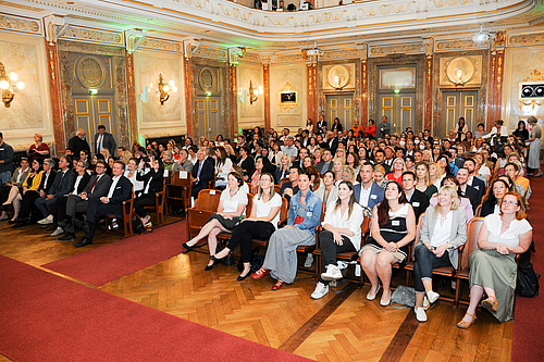 Publikum im Haus der Industrie