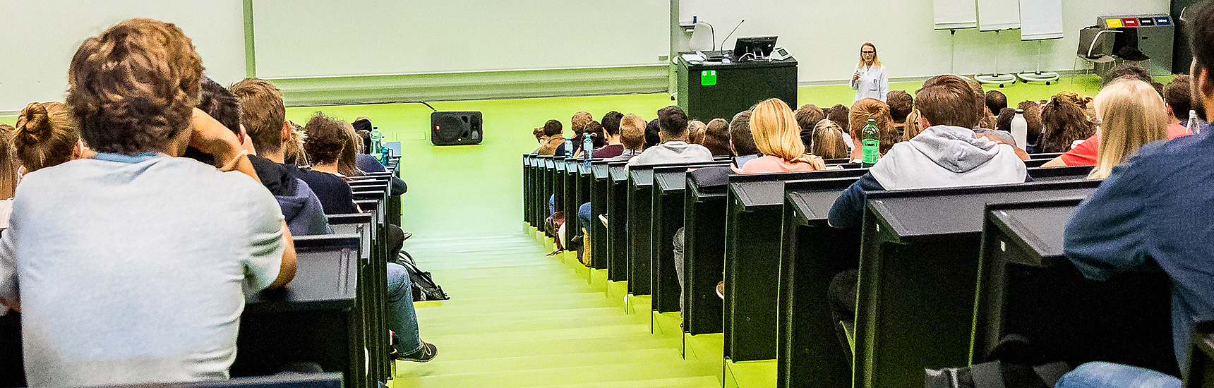 Studierende im Hörsaal