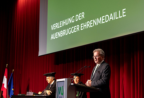 Gilbert Reibnegger bei seiner Dankesrede