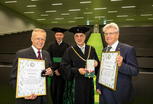 Die beiden Geehrten mit Rektor Hellmut Samonigg und Senatsvorsitzendem Alexander Rosenkranz