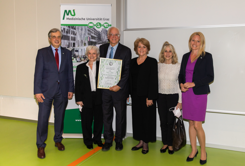 Rektor Hellmut Samonigg und Vizerektorin Caroline Schober mit Martin J. Blaser und Familie