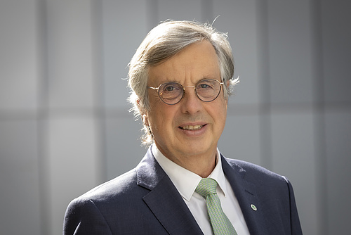 Univ.-Prof. Dr. Hellmut Samonigg Rektor