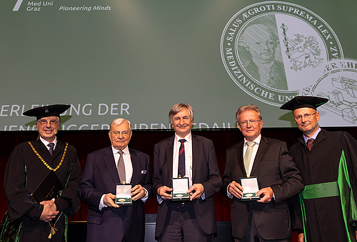 Rektor Hellmut Samonigg, Karlheinz Tscheliessnigg, Josef Smolle, Gilbert Reibnegger und Promotor Akos Heinemann