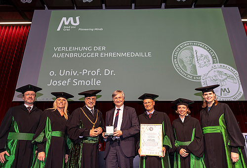 Ehrenmedaille für Josef Smolle